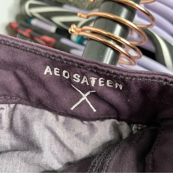 AMERICAN Eagle Outfitters Super Stretch Plum Sateen Skinny Jegging Pants - Picture 5 of 6